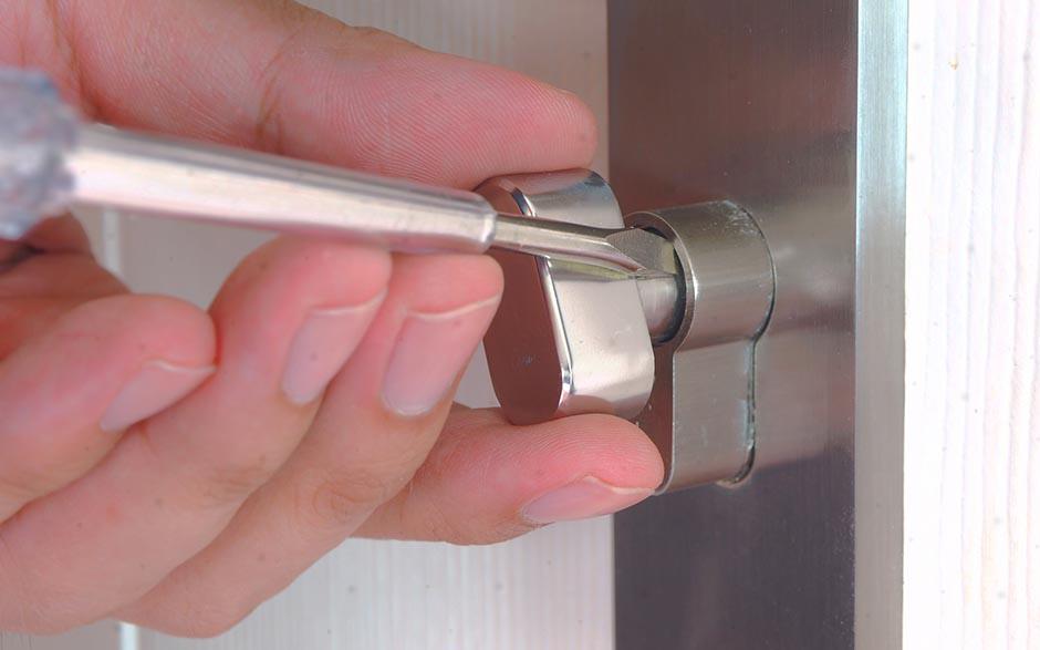 ouvrir une porte fermée à clé Levallois-Perret